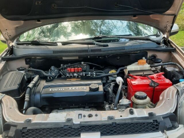 Бежевый Шевроле Авео, объемом двигателя 1.6 л и пробегом 236 тыс. км за 3900 $, фото 10 на Automoto.ua