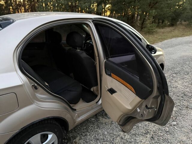 Бежевий Шевроле Авео, об'ємом двигуна 1.6 л та пробігом 195 тис. км за 3350 $, фото 6 на Automoto.ua