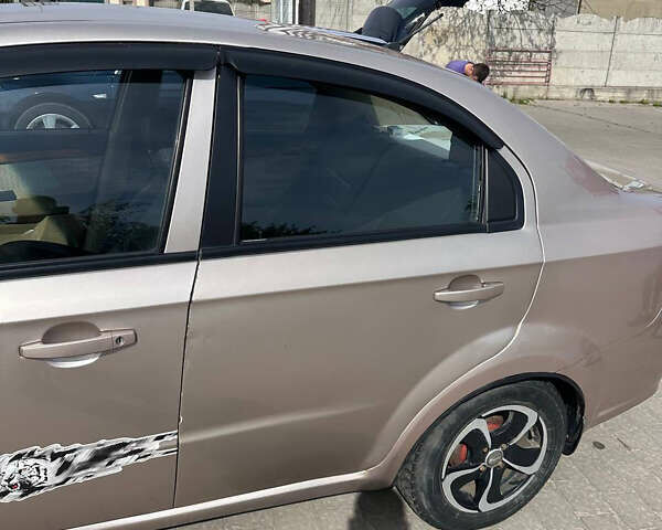 Бежевый Шевроле Авео, объемом двигателя 1.6 л и пробегом 288 тыс. км за 3200 $, фото 10 на Automoto.ua