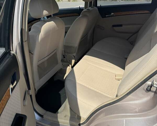 Бежевый Шевроле Авео, объемом двигателя 1.6 л и пробегом 199 тыс. км за 3700 $, фото 10 на Automoto.ua