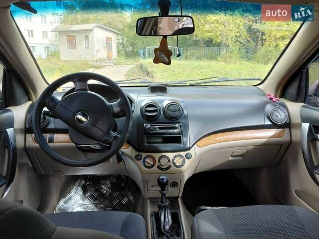 Бежевий Шевроле Авео, об'ємом двигуна 1.6 л та пробігом 200 тис. км за 2850 $, фото 3 на Automoto.ua