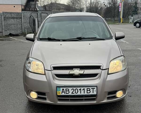Бежевый Шевроле Авео, объемом двигателя 1.6 л и пробегом 150 тыс. км за 3800 $, фото 1 на Automoto.ua