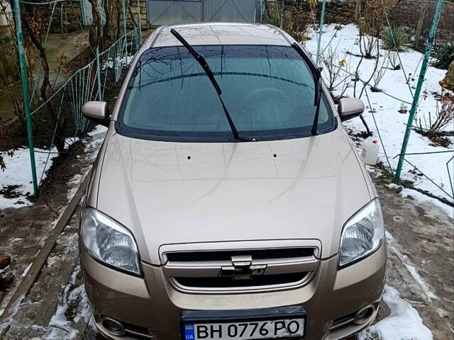 Бежевый Шевроле Авео, объемом двигателя 1.6 л и пробегом 177 тыс. км за 4300 $, фото 3 на Automoto.ua
