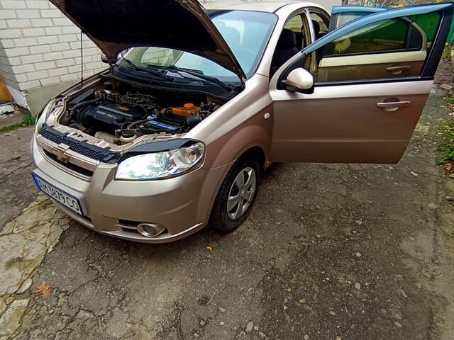 Бежевый Шевроле Авео, объемом двигателя 1.6 л и пробегом 151 тыс. км за 3800 $, фото 3 на Automoto.ua