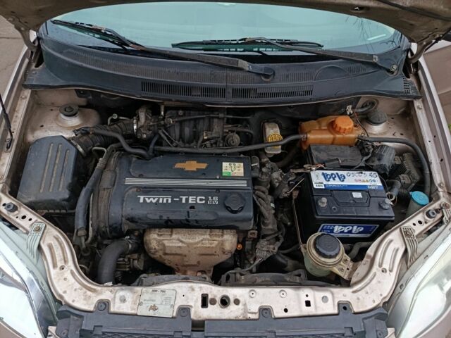 Бежевый Шевроле Авео, объемом двигателя 1.6 л и пробегом 237 тыс. км за 2100 $, фото 8 на Automoto.ua