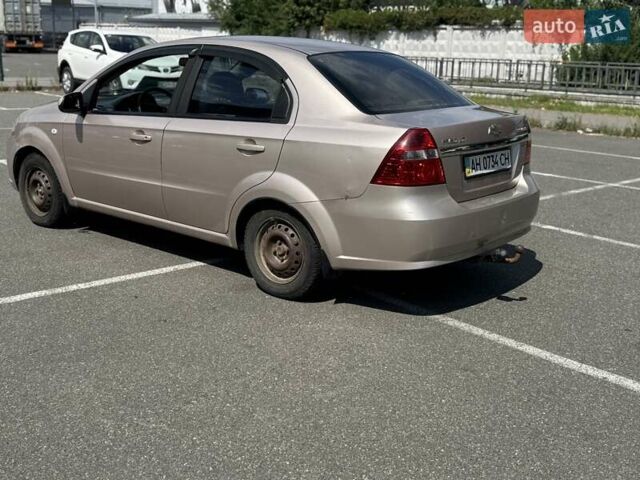 Бежевый Шевроле Авео, объемом двигателя 1.6 л и пробегом 199 тыс. км за 3700 $, фото 5 на Automoto.ua