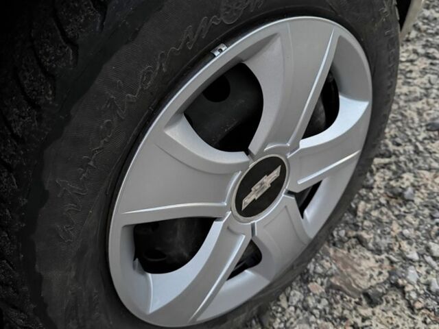 Бежевий Шевроле Авео, об'ємом двигуна 1.6 л та пробігом 195 тис. км за 3350 $, фото 10 на Automoto.ua