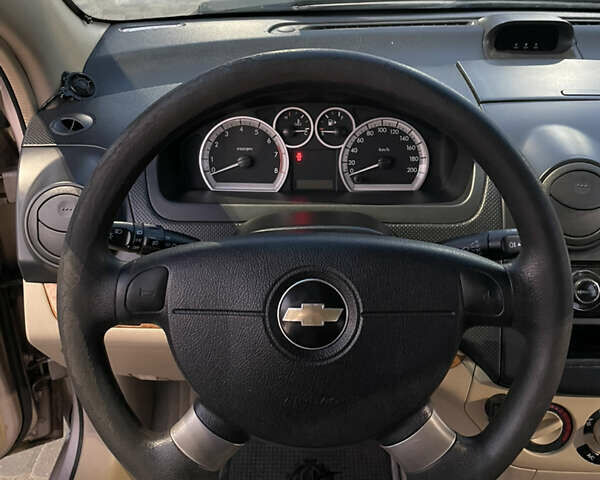 Бежевий Шевроле Авео, об'ємом двигуна 1.6 л та пробігом 174 тис. км за 4200 $, фото 22 на Automoto.ua