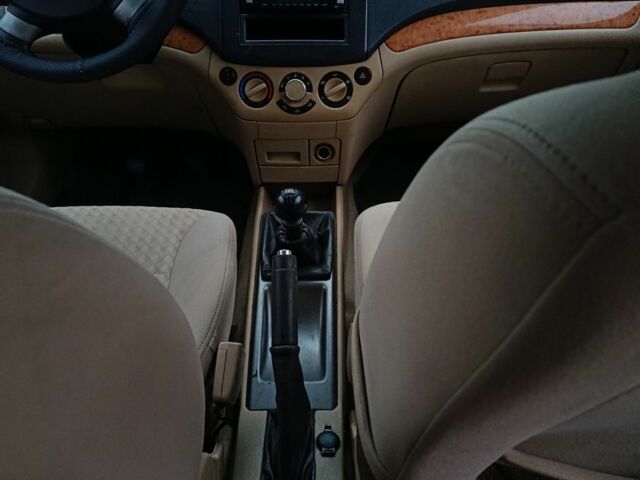 Бежевый Шевроле Авео, объемом двигателя 1.6 л и пробегом 237 тыс. км за 2100 $, фото 10 на Automoto.ua