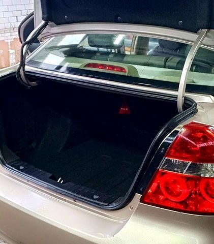 Бежевий Шевроле Авео, об'ємом двигуна 1.6 л та пробігом 200 тис. км за 3000 $, фото 3 на Automoto.ua