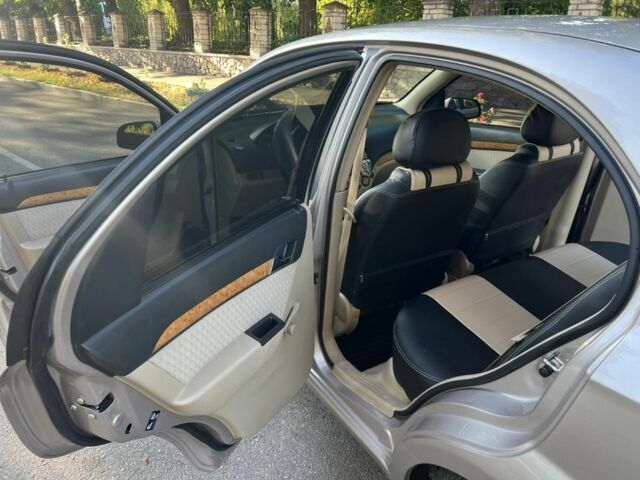 Бежевый Шевроле Авео, объемом двигателя 1.6 л и пробегом 121 тыс. км за 4500 $, фото 5 на Automoto.ua