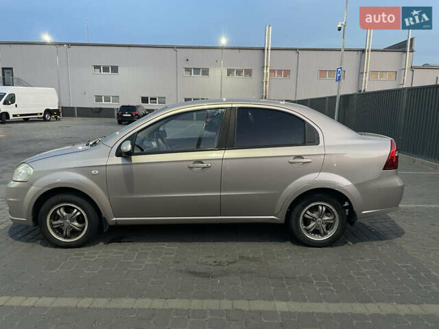 Бежевий Шевроле Авео, об'ємом двигуна 1.6 л та пробігом 174 тис. км за 4200 $, фото 5 на Automoto.ua