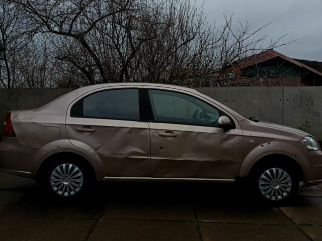 Бежевый Шевроле Авео, объемом двигателя 1.6 л и пробегом 237 тыс. км за 2100 $, фото 5 на Automoto.ua