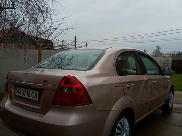 Бежевый Шевроле Авео, объемом двигателя 1.6 л и пробегом 237 тыс. км за 2100 $, фото 4 на Automoto.ua