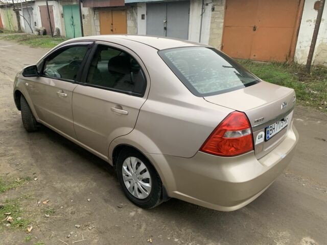 Бежевый Шевроле Авео, объемом двигателя 1.6 л и пробегом 187 тыс. км за 3100 $, фото 5 на Automoto.ua