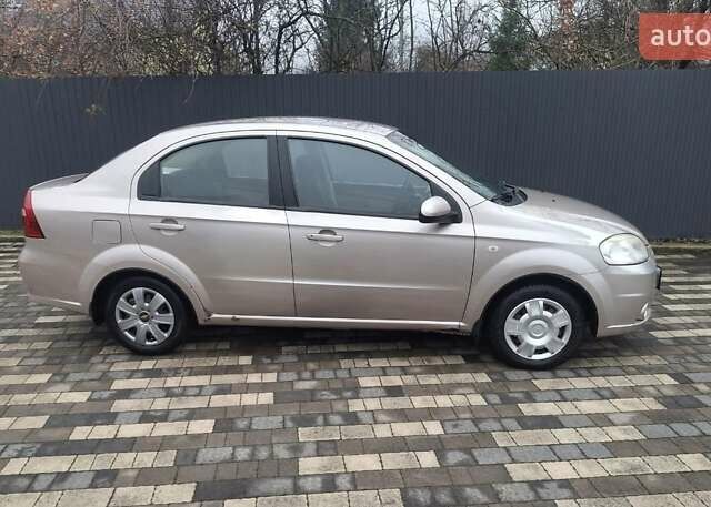 Бежевий Шевроле Авео, об'ємом двигуна 1.6 л та пробігом 355 тис. км за 3100 $, фото 5 на Automoto.ua