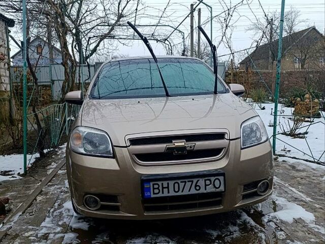 Бежевый Шевроле Авео, объемом двигателя 1.6 л и пробегом 177 тыс. км за 4300 $, фото 2 на Automoto.ua