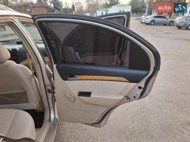 Бежевый Шевроле Авео, объемом двигателя 1.6 л и пробегом 199 тыс. км за 4400 $, фото 30 на Automoto.ua