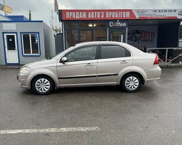 Бежевый Шевроле Авео, объемом двигателя 1.6 л и пробегом 150 тыс. км за 3800 $, фото 7 на Automoto.ua