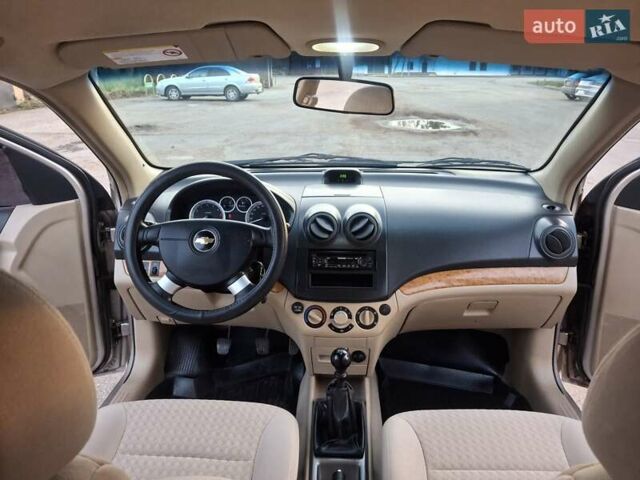 Бежевый Шевроле Авео, объемом двигателя 1.6 л и пробегом 199 тыс. км за 4400 $, фото 23 на Automoto.ua