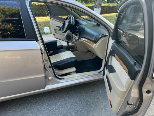 Бежевый Шевроле Авео, объемом двигателя 1.6 л и пробегом 121 тыс. км за 4500 $, фото 6 на Automoto.ua