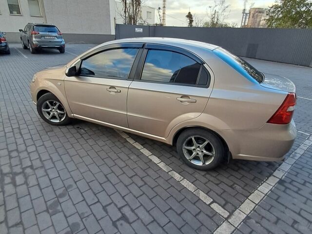 Бежевий Шевроле Авео, об'ємом двигуна 1.6 л та пробігом 118 тис. км за 4400 $, фото 3 на Automoto.ua