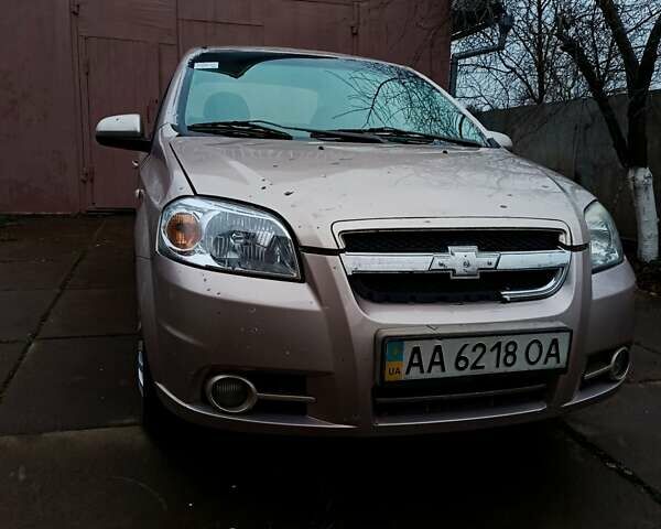 Бежевый Шевроле Авео, объемом двигателя 1.6 л и пробегом 237 тыс. км за 2100 $, фото 1 на Automoto.ua