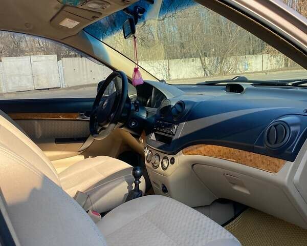 Бежевый Шевроле Авео, объемом двигателя 1.6 л и пробегом 196 тыс. км за 4000 $, фото 7 на Automoto.ua