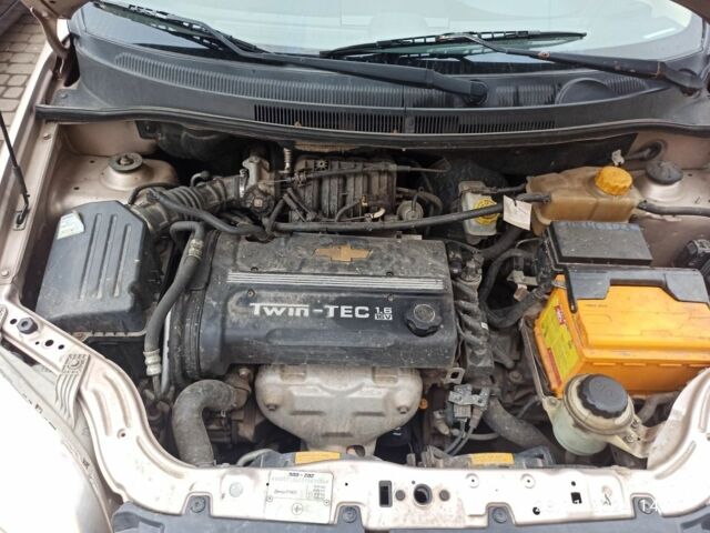 Бежевий Шевроле Авео, об'ємом двигуна 1.6 л та пробігом 160 тис. км за 4100 $, фото 1 на Automoto.ua