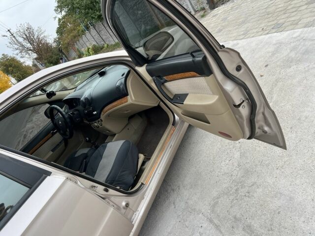 Бежевый Шевроле Авео, объемом двигателя 1.6 л и пробегом 160 тыс. км за 3650 $, фото 2 на Automoto.ua