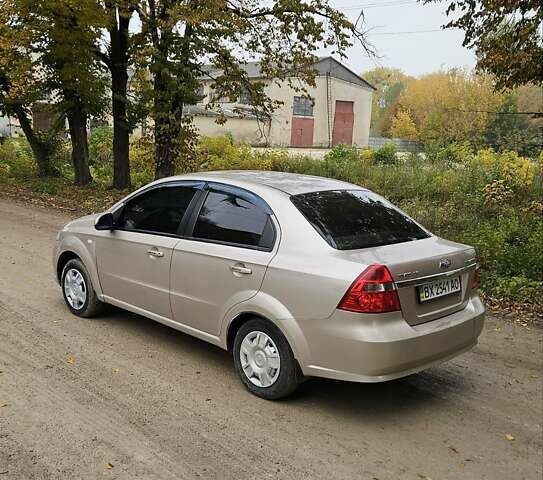 Бежевий Шевроле Авео, об'ємом двигуна 1.6 л та пробігом 280 тис. км за 2950 $, фото 6 на Automoto.ua
