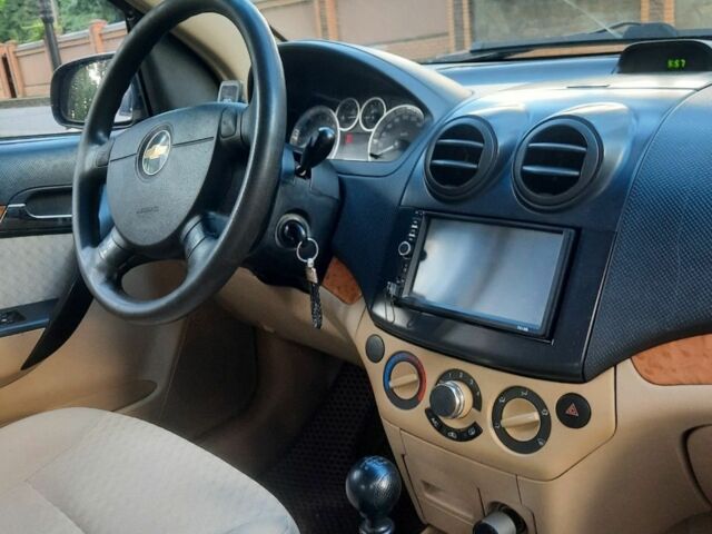 Бежевый Шевроле Авео, объемом двигателя 1.6 л и пробегом 236 тыс. км за 3900 $, фото 7 на Automoto.ua
