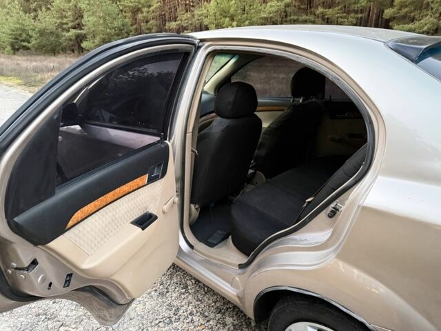 Бежевий Шевроле Авео, об'ємом двигуна 1.6 л та пробігом 195 тис. км за 3350 $, фото 7 на Automoto.ua