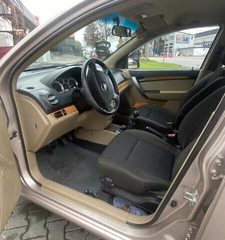 Бежевий Шевроле Авео, об'ємом двигуна 1.6 л та пробігом 140 тис. км за 4000 $, фото 14 на Automoto.ua