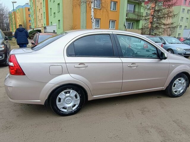 Бежевый Шевроле Авео, объемом двигателя 1.6 л и пробегом 154 тыс. км за 3500 $, фото 2 на Automoto.ua