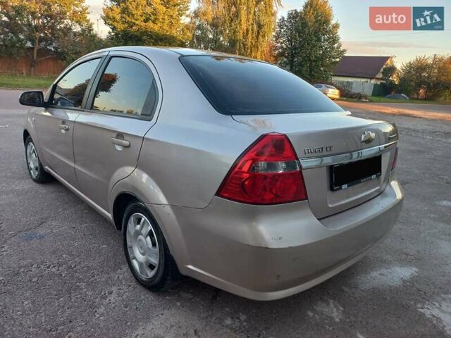 Бежевый Шевроле Авео, объемом двигателя 1.6 л и пробегом 180 тыс. км за 4650 $, фото 5 на Automoto.ua