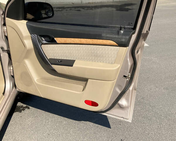 Бежевий Шевроле Авео, об'ємом двигуна 1.6 л та пробігом 470 тис. км за 3500 $, фото 13 на Automoto.ua