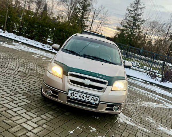 Бежевый Шевроле Авео, объемом двигателя 1.62 л и пробегом 142 тыс. км за 3900 $, фото 3 на Automoto.ua