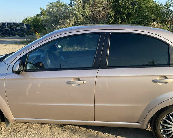 Бежевый Шевроле Авео, объемом двигателя 1.6 л и пробегом 210 тыс. км за 4200 $, фото 8 на Automoto.ua