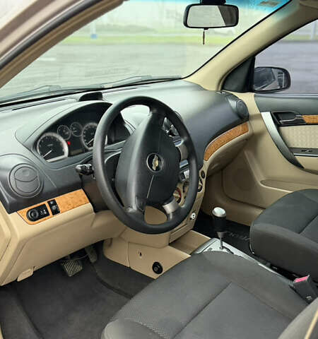 Бежевый Шевроле Авео, объемом двигателя 1.6 л и пробегом 165 тыс. км за 4100 $, фото 6 на Automoto.ua