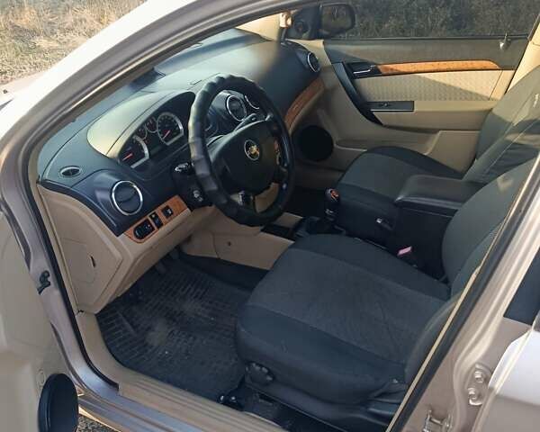 Шевроле Авео 2008 в Запорожье на Automoto.ua Бежевый Шевроле Авео, объемом двигателя 1.6 л и пробегом 243 тыс. км за 4600 $, фото 1 на Automoto.ua