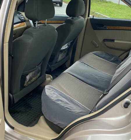 Бежевий Шевроле Авео, об'ємом двигуна 1.6 л та пробігом 140 тис. км за 4000 $, фото 23 на Automoto.ua