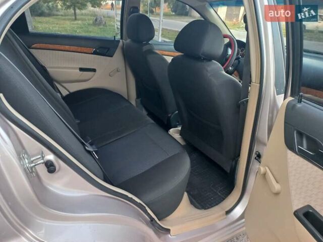 Бежевый Шевроле Авео, объемом двигателя 1.6 л и пробегом 180 тыс. км за 4650 $, фото 11 на Automoto.ua