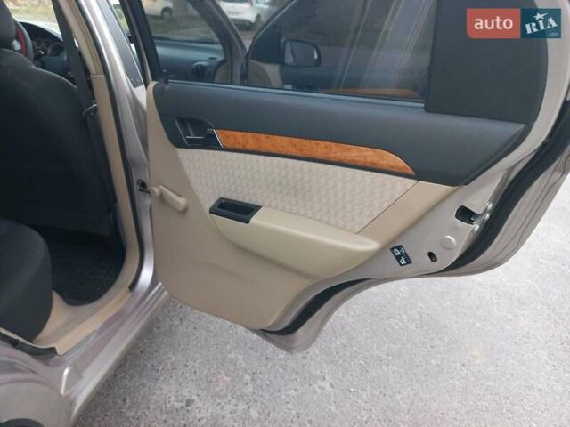 Бежевый Шевроле Авео, объемом двигателя 1.6 л и пробегом 180 тыс. км за 4650 $, фото 13 на Automoto.ua
