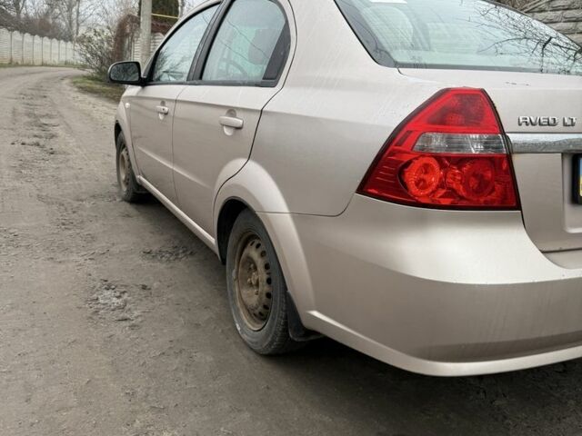 Бежевый Шевроле Авео, объемом двигателя 1.6 л и пробегом 190 тыс. км за 3200 $, фото 3 на Automoto.ua