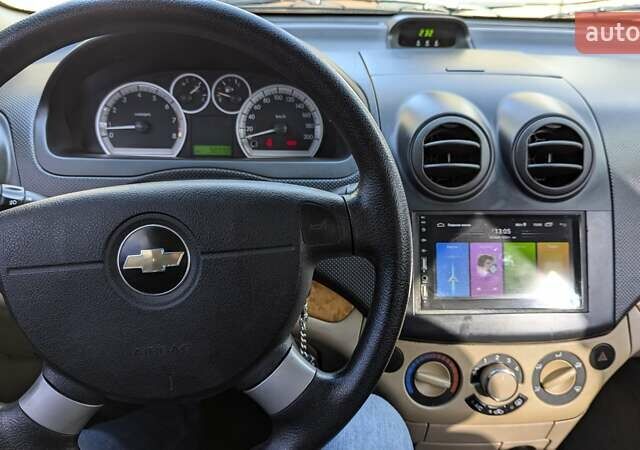 Бежевый Шевроле Авео, объемом двигателя 1.6 л и пробегом 99 тыс. км за 5000 $, фото 7 на Automoto.ua