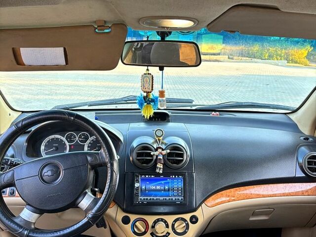 Шевроле Авео 2008 в Новоукраинке на Automoto.ua Бежевый Шевроле Авео, объемом двигателя 1.6 л и пробегом 190 тыс. км за 2800 $, фото 5 на Automoto.ua
