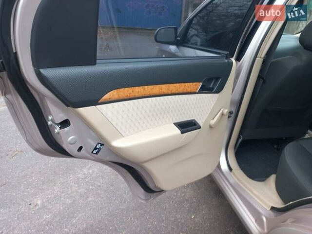 Бежевый Шевроле Авео, объемом двигателя 1.6 л и пробегом 180 тыс. км за 4600 $, фото 22 на Automoto.ua