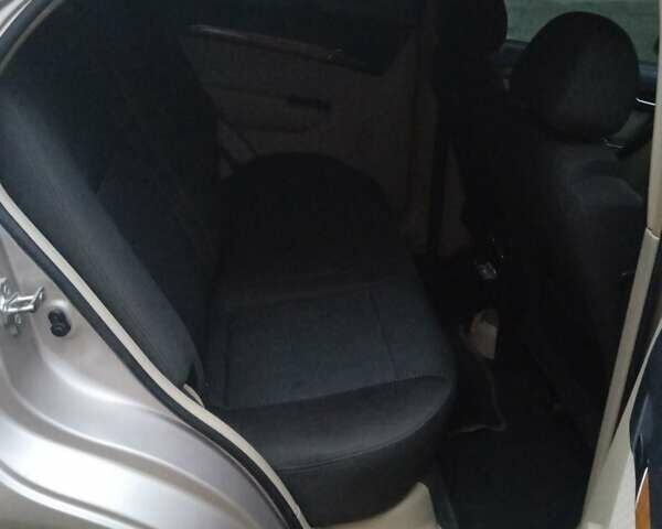 Бежевый Шевроле Авео, объемом двигателя 1.6 л и пробегом 210 тыс. км за 3500 $, фото 5 на Automoto.ua