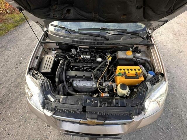 Бежевий Шевроле Авео, об'ємом двигуна 1.6 л та пробігом 202 тис. км за 1950 $, фото 6 на Automoto.ua